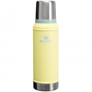 Stanley Classic Legendary Vacuum Insulated Bottle | 1.0 QT Pomelo | CHSJP-8713