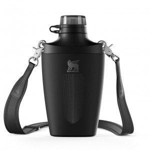 Stanley The Stanley Cross Bottle | 23 OZ Negros | CWTZG-8651